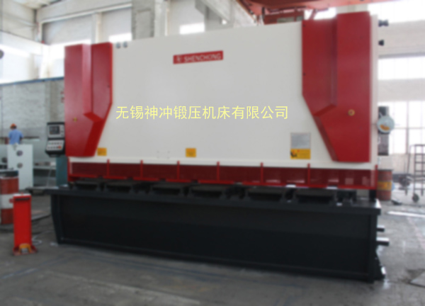 QC11Y-40X4000液壓閘式剪板機(jī).jpg QC11Y-40X4000液壓閘式剪板機(jī).jpg