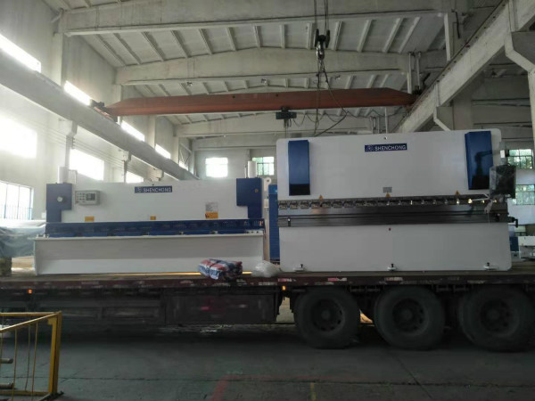數(shù)控折彎機(jī)、數(shù)控剪板機(jī)發(fā)貨到廈門