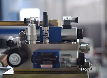 油電混合折彎?rùn)C(jī)伺服比例閥